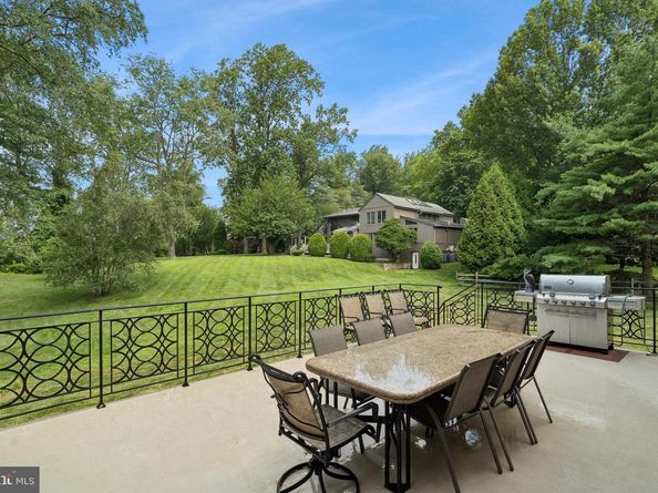 1439 Byberry Road, Huntingdon Valley PA 19006