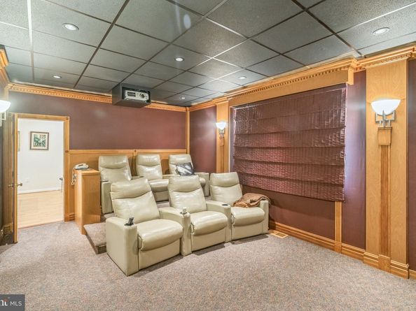 1439 Byberry Road, Huntingdon Valley PA 19006