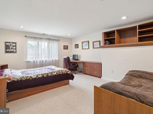 1439 Byberry Road, Huntingdon Valley PA 19006