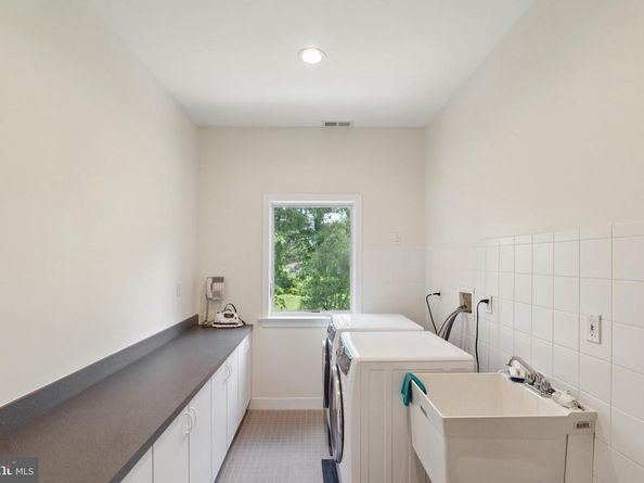 1439 Byberry Road, Huntingdon Valley PA 19006