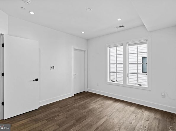 742 S Broad Street, Philadelphia PA 19146