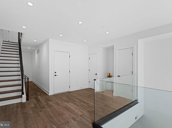 742 S Broad Street, Philadelphia PA 19146