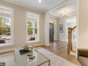 806 Meadow Lane SW, Vienna VA 22180