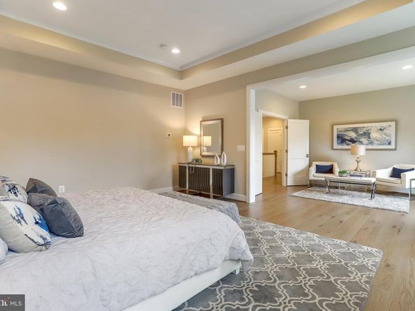 806 Meadow Lane SW, Vienna VA 22180