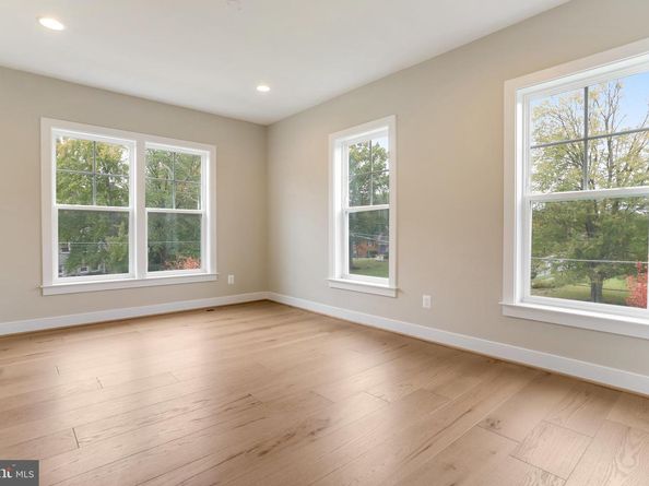 806 Meadow Lane SW, Vienna VA 22180