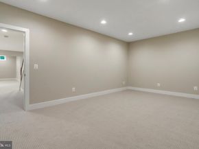 806 Meadow Lane SW, Vienna VA 22180