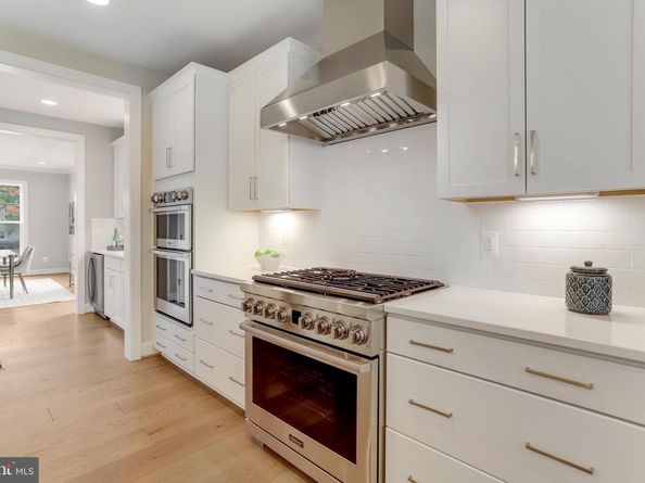 806 Meadow Lane SW, Vienna VA 22180
