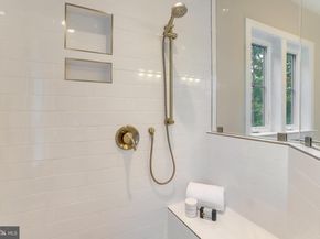806 Meadow Lane SW, Vienna VA 22180