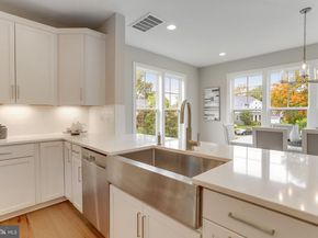 806 Meadow Lane SW, Vienna VA 22180