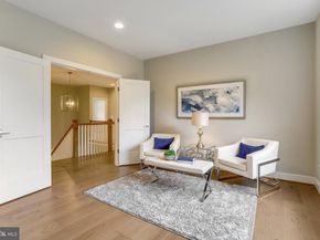 806 Meadow Lane SW, Vienna VA 22180