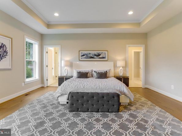 806 Meadow Lane SW, Vienna VA 22180