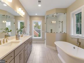 806 Meadow Lane SW, Vienna VA 22180