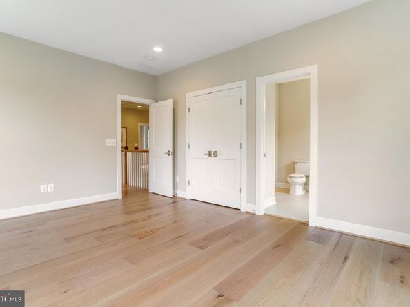 806 Meadow Lane SW, Vienna VA 22180