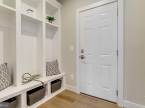 806 Meadow Lane SW, Vienna VA 22180