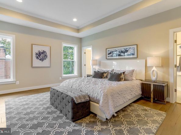 806 Meadow Lane SW, Vienna VA 22180