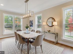 806 Meadow Lane SW, Vienna VA 22180