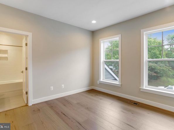 806 Meadow Lane SW, Vienna VA 22180
