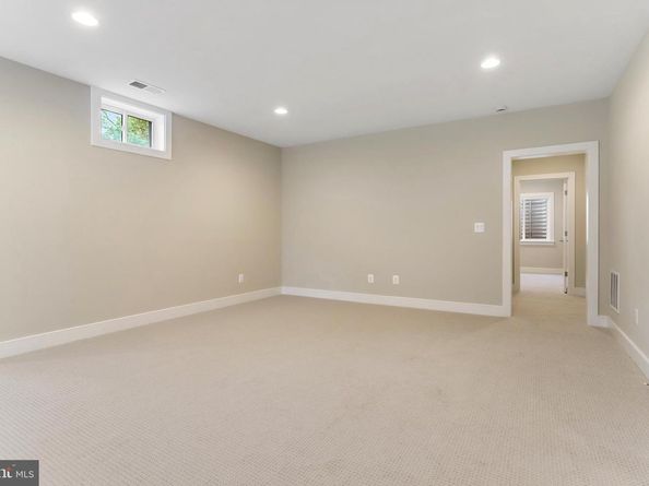 806 Meadow Lane SW, Vienna VA 22180