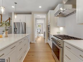 806 Meadow Lane SW, Vienna VA 22180