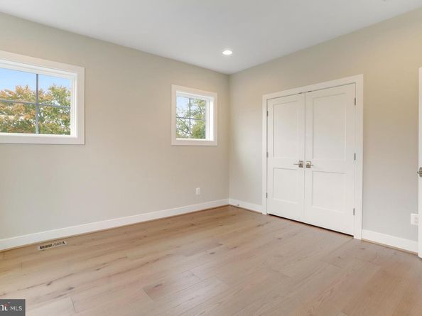 806 Meadow Lane SW, Vienna VA 22180