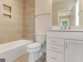 806 Meadow Lane SW, Vienna VA 22180
