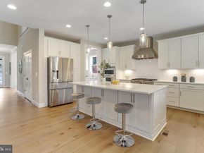 806 Meadow Lane SW, Vienna VA 22180