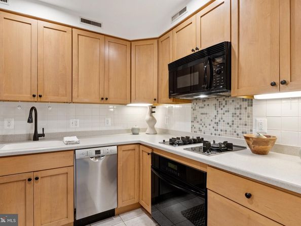 1880 Columbia Road NW 204, Washington DC 20009