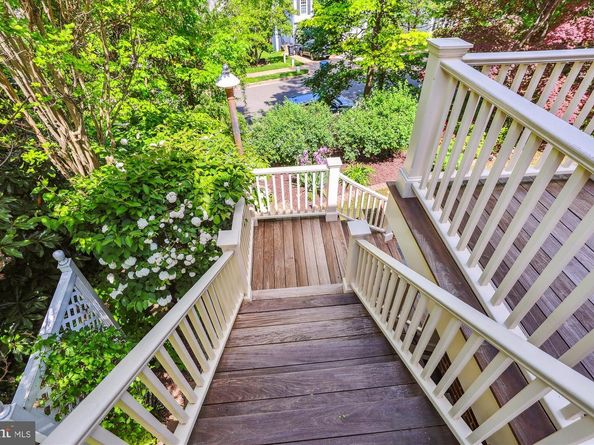 2929 Eddington Terrace, Alexandria VA 22302