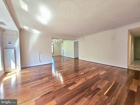 1080 Wisconsin Avenue NW 203, Washington DC 20007