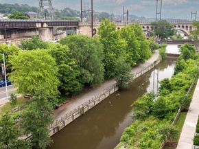 4537 Riverside Way, Philadelphia PA 19127
