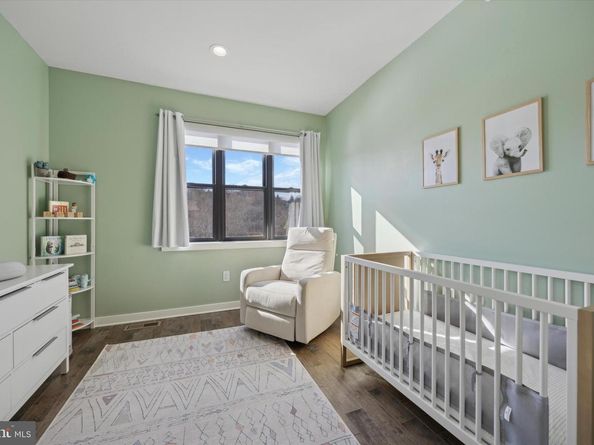 4537 Riverside Way, Philadelphia PA 19127