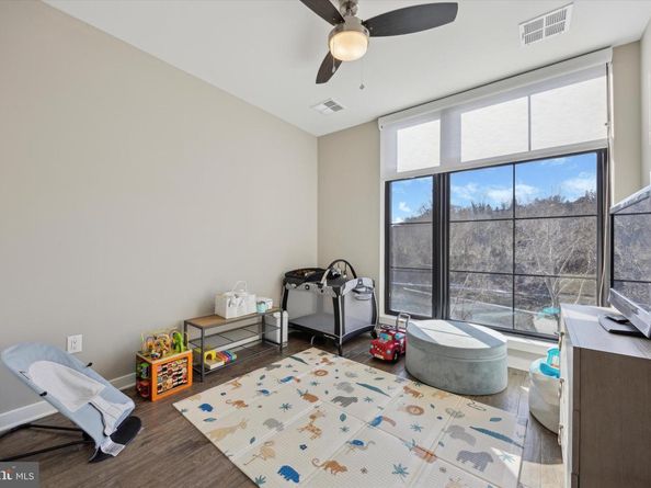 4537 Riverside Way, Philadelphia PA 19127