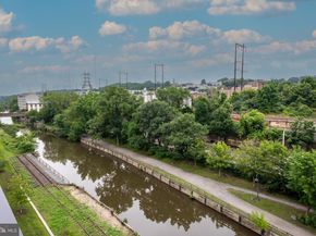 4537 Riverside Way, Philadelphia PA 19127