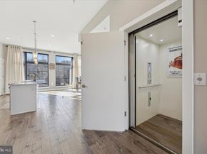 4537 Riverside Way, Philadelphia PA 19127