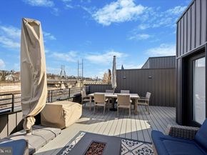4537 Riverside Way, Philadelphia PA 19127