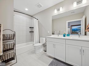 4537 Riverside Way, Philadelphia PA 19127