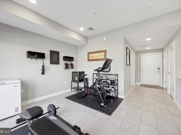 4537 Riverside Way, Philadelphia PA 19127