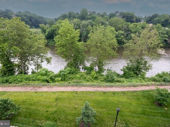 4537 Riverside Way, Philadelphia PA 19127