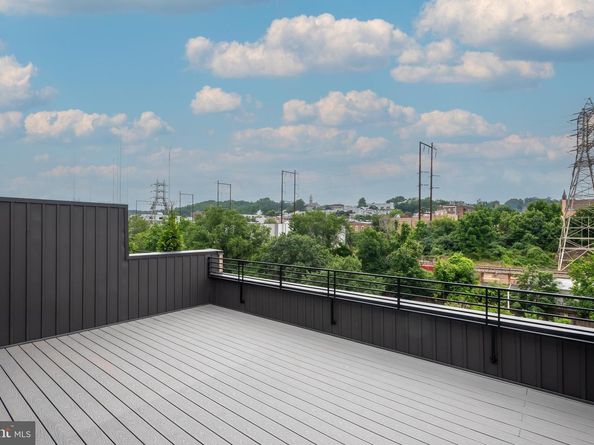 4537 Riverside Way, Philadelphia PA 19127