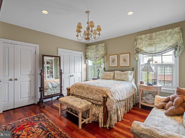 501 Pine Street, Philadelphia PA 19106
