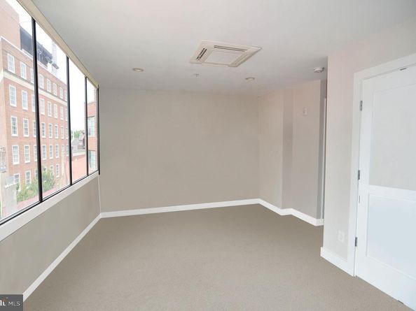 1072 Thomas Jefferson Street NW, Washington DC 20007