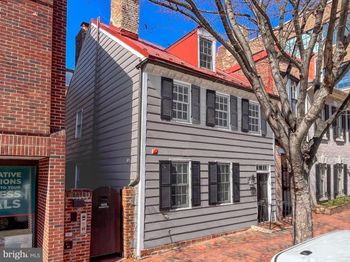 1072 Thomas Jefferson Street NW