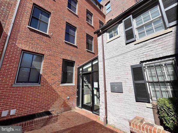 1072 Thomas Jefferson Street NW, Washington DC 20007
