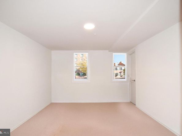 1072 Thomas Jefferson Street NW, Washington DC 20007
