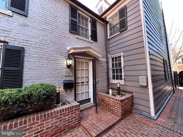 1072 Thomas Jefferson Street NW, Washington DC 20007