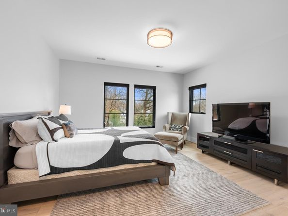 1011 Langley Hill Drive, Mclean VA 22101