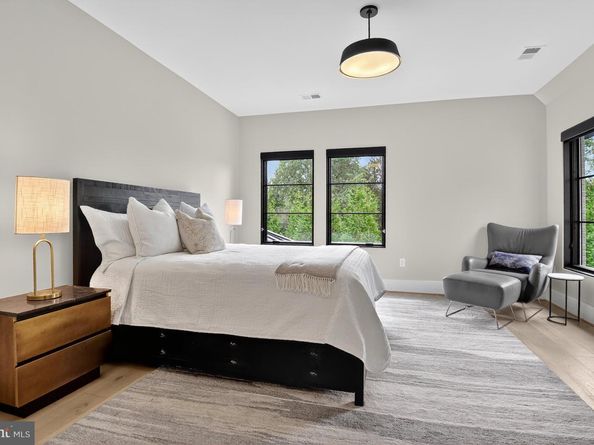 1011 Langley Hill Drive, Mclean VA 22101