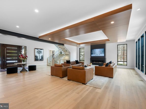 1011 Langley Hill Drive, Mclean VA 22101