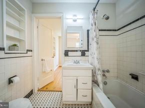 6105 26TH Street N, Arlington VA 22207