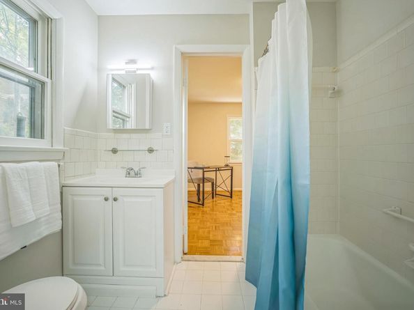 6105 26TH Street N, Arlington VA 22207